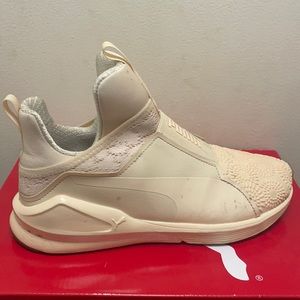 Puma Sneakers
